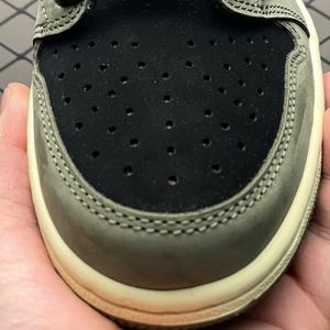 รองเท้าผ้าใบหนังแท้ Travis Scotts รุ่น Retro Comfort คุณภาพเยี่ยม ปี 2026 สำหรับผู้ชาย แบบผูกเชือก สีเขียวมะกอกกลาง สีดำ สี Phantom - Product Image 4