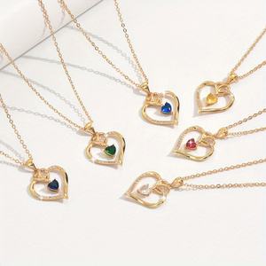 Collana con <span class=keywords><strong>Cuore</strong></span> <span class=keywords><strong>Infinito</strong></span> - Design a Cuori Senza Fine, Catena Dorata con Gioielli di Lusso Accessibili per Donne e Uomini - Product Image 1