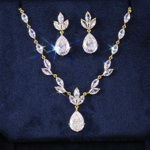 Set di gioielli per donna, collana, orecchini, regalo alla moda - Product Image 1