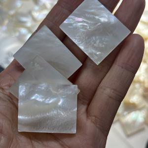 Lámina de Nácar de Alta Calidad de 29x24*4,6 mm, Rebanada Cuadrada de Concha Blanca para Decoración de Cuchillos y Guitarras - Product Image 2