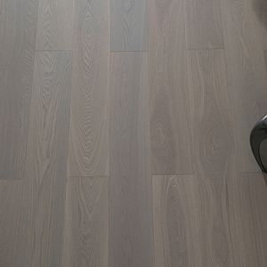 Plancher en bois d'ingénierie multicouche brossé en frêne de qualité AB, écologique, à clipser, largeur 15 mm, certifié ISO9001, pour projets de design intérieur - Product Image 2