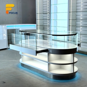 Vetrina Espositiva <span class=keywords><strong>in</strong></span> Vetro Bianco Personalizzata con Illuminazione LED, Design Curvo per Bancone Retail, Arredamento Negozio a Vista Completa - Product Image 5