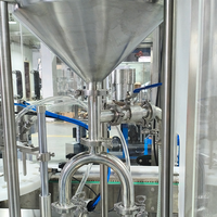 Ligne de production entièrement automatique pour le remplissage, le bouchage et l'étiquetage de flacons d'huiles essentielles de 30 ml, machine de remplissage de compte-gouttes de 20 ml pour liquides