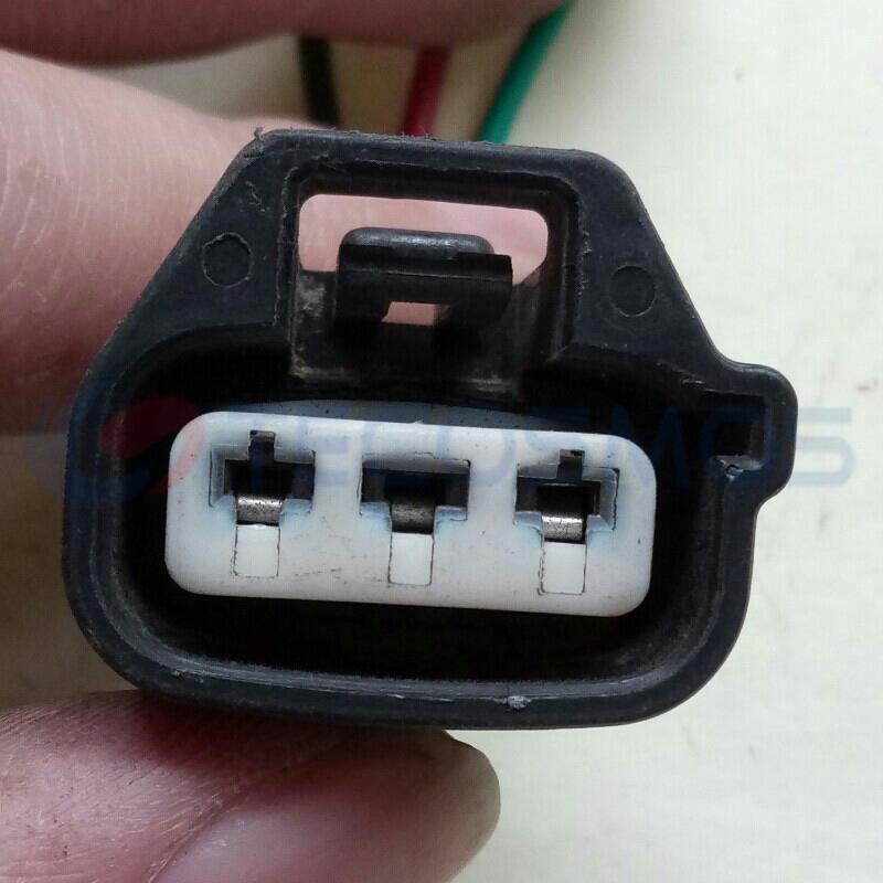Car Connector For Toyota headlight plug For Geely Emgrand water spray bottle motor 3 pins CT3-0066M
