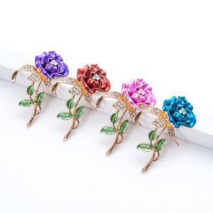 Flower Ladies Brooch, Alloy Gold-Plated Diamond Three-Leaf Rose Corsage, <b>Wedding</b> <b>Accessories</b> - Product Image 1