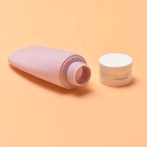 4 en 1 Vente en gros de combinaisons de <span class=keywords><strong>voyage</strong></span> d'extérieur portables et réutilisables Shampooing extrudé Cosmétiques similaires Ensemble de bouteilles de <span class=keywords><strong>voyage</strong></span> en silicone - Product Image 4