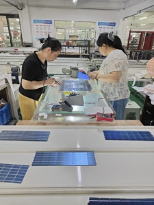 Paneles <span class=keywords><strong>Solares</strong></span> en Oferta, Placa Solar <span class=keywords><strong>de</strong></span> 350 <span class=keywords><strong>Vatios</strong></span>, 400w, <span class=keywords><strong>450</strong></span> <span class=keywords><strong>Vatios</strong></span>, Panel Solar <span class=keywords><strong>de</strong></span> 550w, Placa Fotovoltaica - Product Image 3