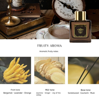 Aromathérapie dans le hall de l'hôtel, huiles essentielles, intérieur, toilettes, diffuseur de parfum en verre de luxe