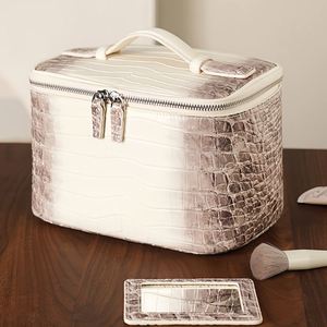 Luxury Alligator-patterned Genuine Leather Cosmetic Bag Zipper Portable Wash Bag Large Capacity Waterproof Multifunctional - Product Image 1