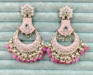 Boucles d'oreilles pendantes style bohème rose avec perles et strass en cristal pour mariage, style bohème pour femme - Product Image 2