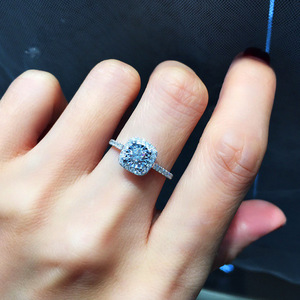 Anello di Fidanzamento con Zirconia Cubica Otto Cuori Otto Frecce per Donne, Gioiello Romantico per Matrimoni e Banchetti con Stile Classico - Product Image 3
