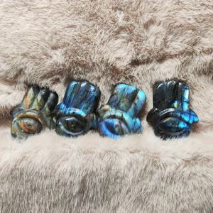 Labradorite naturelle de haute qualité en gros, forme de paume de main, pour la décoration de la maison et le Feng Shui - Product Image 3