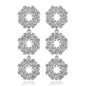 Boucles d'oreilles tendance en alliage de zinc plaqué argent avec cristaux de strass en forme de papillon de haute qualité européenne et américaine - Product Image 6