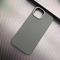 Nouvelle coque de téléphone de luxe en fibre d'aramide Slim Fit véritable étui en fibre de carbone pour iPhone 16