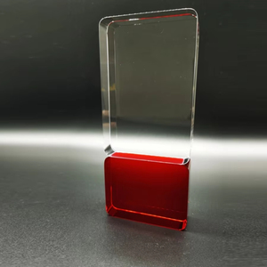 Trofeo de cristal cilíndrico de diseño elegante transparente con diseño de talla de logotipo personalizado a la venta - Product Image 3