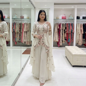 Salwar Kameez Traditionnel Blanc Brodé pour Femme, Longueur au Sol, en Coton, Style Décontracté Indien et Pakistanais, Coupe Ample - Product Image 1