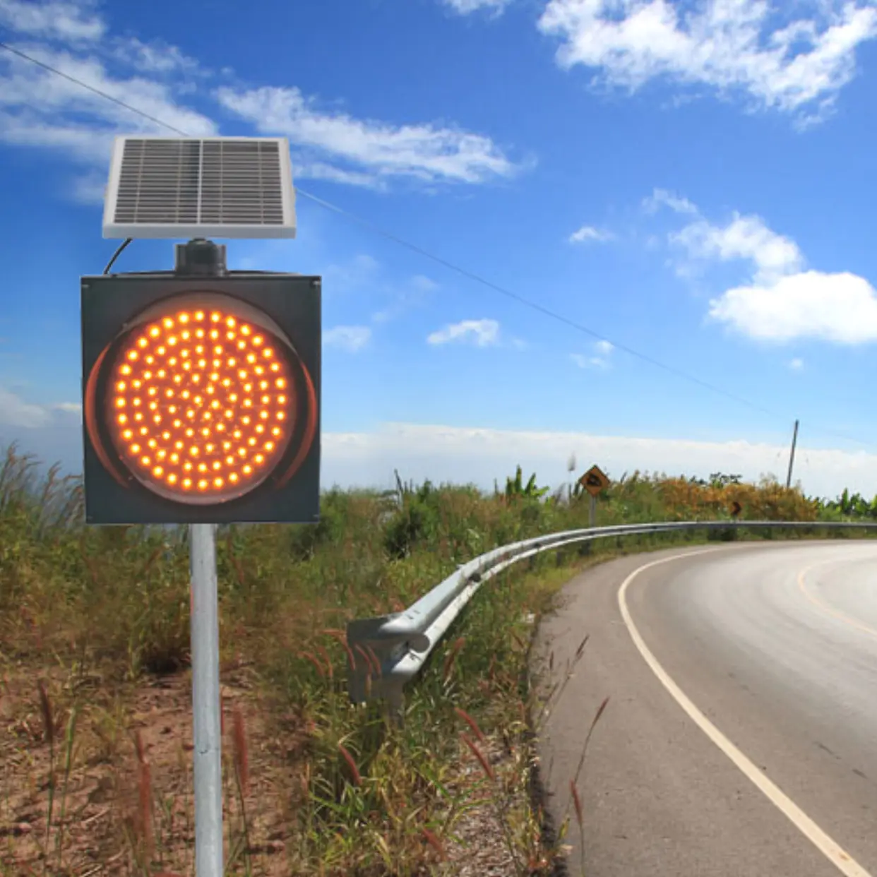 Luz de advertência LED movida a energia solar 300mm Luz amarela piscando semáforos para a segurança no trânsito