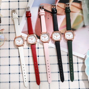 Reloj cuadrado minimalista artístico para mujer, con correa de cuero retro, pequeño y cuadrado. - Product Image 3
