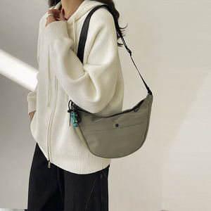 <span class=keywords><strong>กระเป๋า</strong></span>ไนลอนสะพายข้างแบบครึ่งวงกลม สายปรับได้ สไตล์ลำลอง สำหรับผู้หญิง ขายส่งราคาถูก - Product Image 2