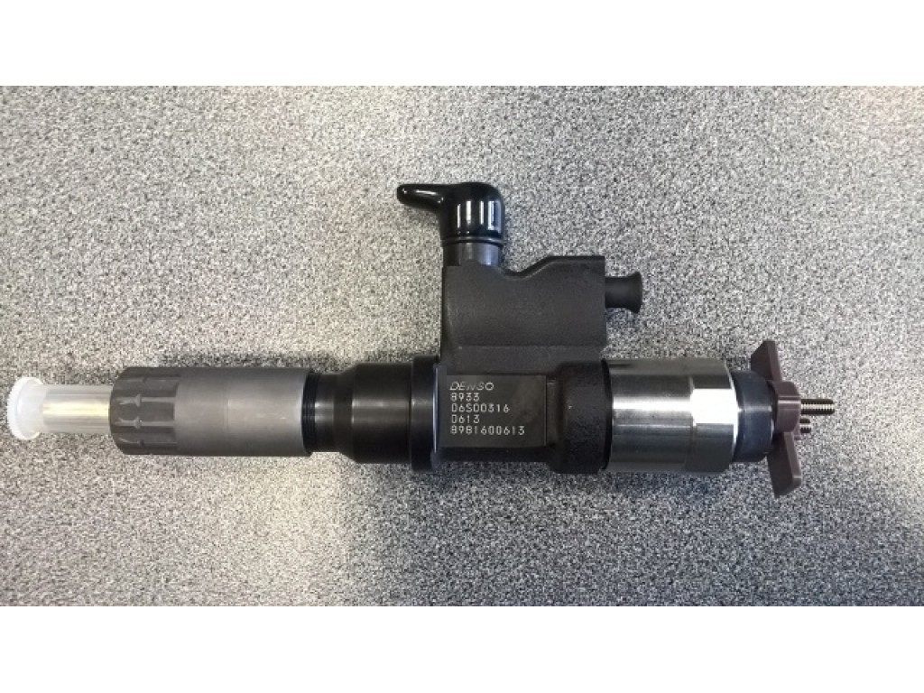 comcommon rail injector 095000-8930 8976097880 8981600610 for Isuzu 4HK1 6HK1 engine high pressure pump injector 095000-8930