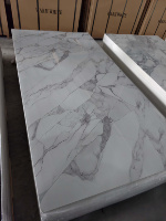 Panneau mural en marbre PVC UV, plaque en plastique marbré avec revêtement UV pour la décoration murale intérieure