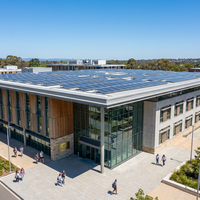 Panneau photovoltaïque TOPCon 660W conçu pour une production d'énergie maximale dans les fermes solaires et les projets d'énergie distribuée