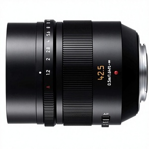 Objectif Panasonic NOCTICRON, 42,5 mm, F1.2 ASPH., pour appareil photo hybride professionnel avec capteur CMOS quatre tiers - Product Image 1