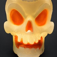 Lampe de nuit LED empilable en forme de crâne de 22,6 pouces - Décoration d'Halloween moulée par soufflage conforme aux normes ASTM F963 et CPSIA pour fête en intérieur/extérieur ou sur porche