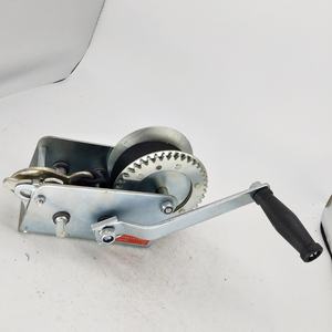 1BJY-HW-01B Pièces et accessoires de remorque capacité 1200lbs Treuil à main de remorque avec courroie de 7M - Product Image 2