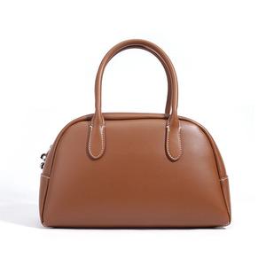 Sac bandoulière en cuir de vachette premium pour femme, sac à main quotidien tendance, sac Boston en cuir inspiré des créateurs, sac bandoulière décontracté pour femme - Product Image 1