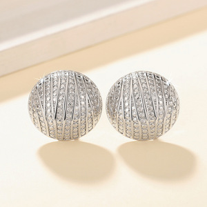 Eleganti Orecchini a Perno Bicolore con Linee Texturizzate per Donne, Accessori per Orecchie Semplici da Indossare Quotidianamente - Product Image 6