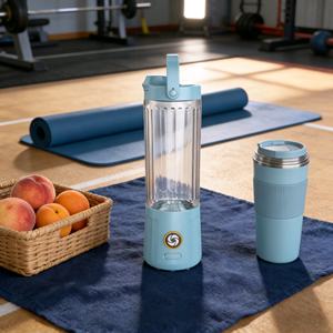 Mini mixeur d'extérieur 550 ml, rechargeable par USB, sans fil, pour le camping, jus de fruits frais - Product Image 1