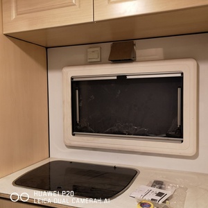 Remolques de Viaje de Lujo HERUI para 3 Caballos con Cuello de Cisne, Capacidad para 2 Personas, Diseño Flotante Elegante para Entusiastas Ecuestres - Product Image 5