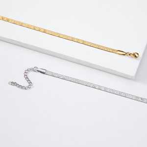 Gioielli impermeabili in acciaio inossidabile PVD placcato oro 18K piatto a catena di serpente a spina di pesce con catena a forma di serpente con I Love your - Product Image 4