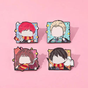 Atacado Broche de Lapela Personalizado de Metal com Esmalte Macio, Design Criativo Médico, Pato e Golden Retriever - Product Image 6