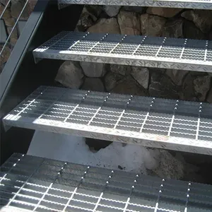 Marches d'escalier en acier à usage industriel pour la grille de marche structurelle en acier pour escaliers galvanisés pour escaliers extérieurs