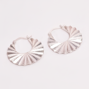 1.25 pouces belle boucle d'oreille d'état en argent sterling 925 classique fait à la main Wending bijoux en argent cadeau en gros pour elle - Product Image 1