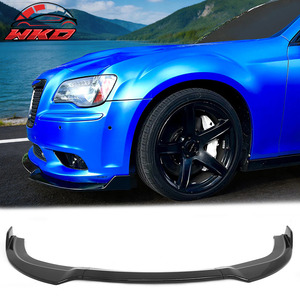 Compatible con Chrysler 300 SRT8 2012-2014, Labio de Parachoques Delantero en Negro Brillante - Product Image 1