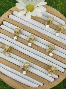 <span class=keywords><strong>Abalorios</strong></span> de Trébol Chapados en <span class=keywords><strong>Oro</strong></span> con Circones, Esmalte Blanco y Negro, para Pulseras Estilo <span class=keywords><strong>Pandora</strong></span> DIY - Product Image 1