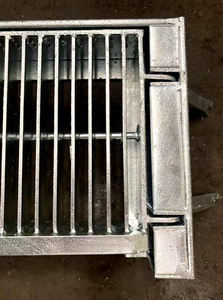 Grille en acier pour drain de trottoir, chambre d'entrée de canalisation LTA de Singapour - Product Image 5
