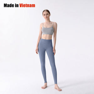 Ropa de Yoga deportiva transpirable cómoda para mujer, conjunto de ropa de Yoga elástica con patrón de Color sólido personalizado - Product Image 1