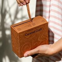 Boîtes d'expédition écologiques et durables, de couleur personnalisée - Envois postaux ondulés réutilisables et pliables avec bandes de déchirement et logo personnalisé