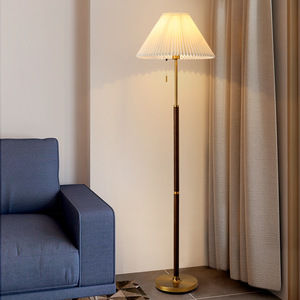 Lampada da Terra Moderna Wabi-Sabi con Paralume in Legno Plissettato Bianco, Sorgente Luminosa LED, Alimentazione Elettrica per Arredamento Casa e Soggiorno - Product Image 1