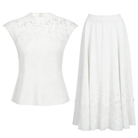 Ensemble deux pièces pour femmes en tricot avec décoration de paillettes en cristal haut de gamme, haut sans manches assorti à une jupe mi-longue, élégant pour le quotidien et le bureau