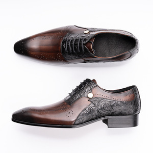 Oxford para Hombre con Acabado Pulido OEM |   Medallón Brogue + Relieve Floral en Relieve en Relieve 3D |   Adornos Decorativos |   Marrón Antiguo |   Suela de Goma con Cordones - Product Image 6
