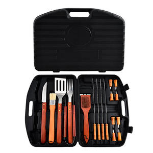 Juego de herramientas de barbacoa 18 en 1 de moda con estuche de transporte portátil negro Juego de accesorios de cocina de madera de acero inoxidable - Product Image 2