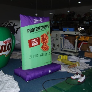 Réplica Personalizada de Bolsa Inflable para Snacks de Proteína, Modelo Grande de Empaque Inflable para Promoción de Marca de Alimentos y Exhibición en Tiendas - Product Image 1