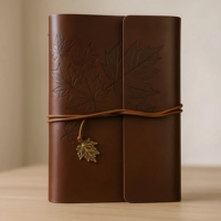 Diario de Cuero Vintage con Espiral Personalizado, Cubierta con Grabado de Hoja de Arce, Diario de Escritura A5, Cuaderno de Viaje para Regalo