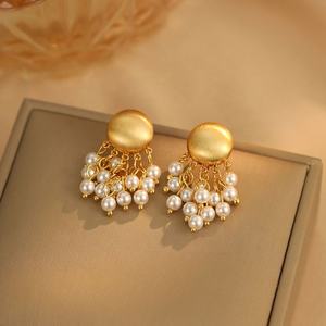 Pendientes de Botón Geométricos de Estilo Retro Francés, Chapados en Oro de 18K de Alta Gama, con Perlas de Corte Princesa y Borla, Regalo para Mujer - Product Image 5