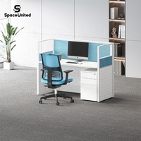 Postes de travail modernes avec cloisons de séparation SpaceUnited : bureaux individuels au design tendance avec cloisons de séparation